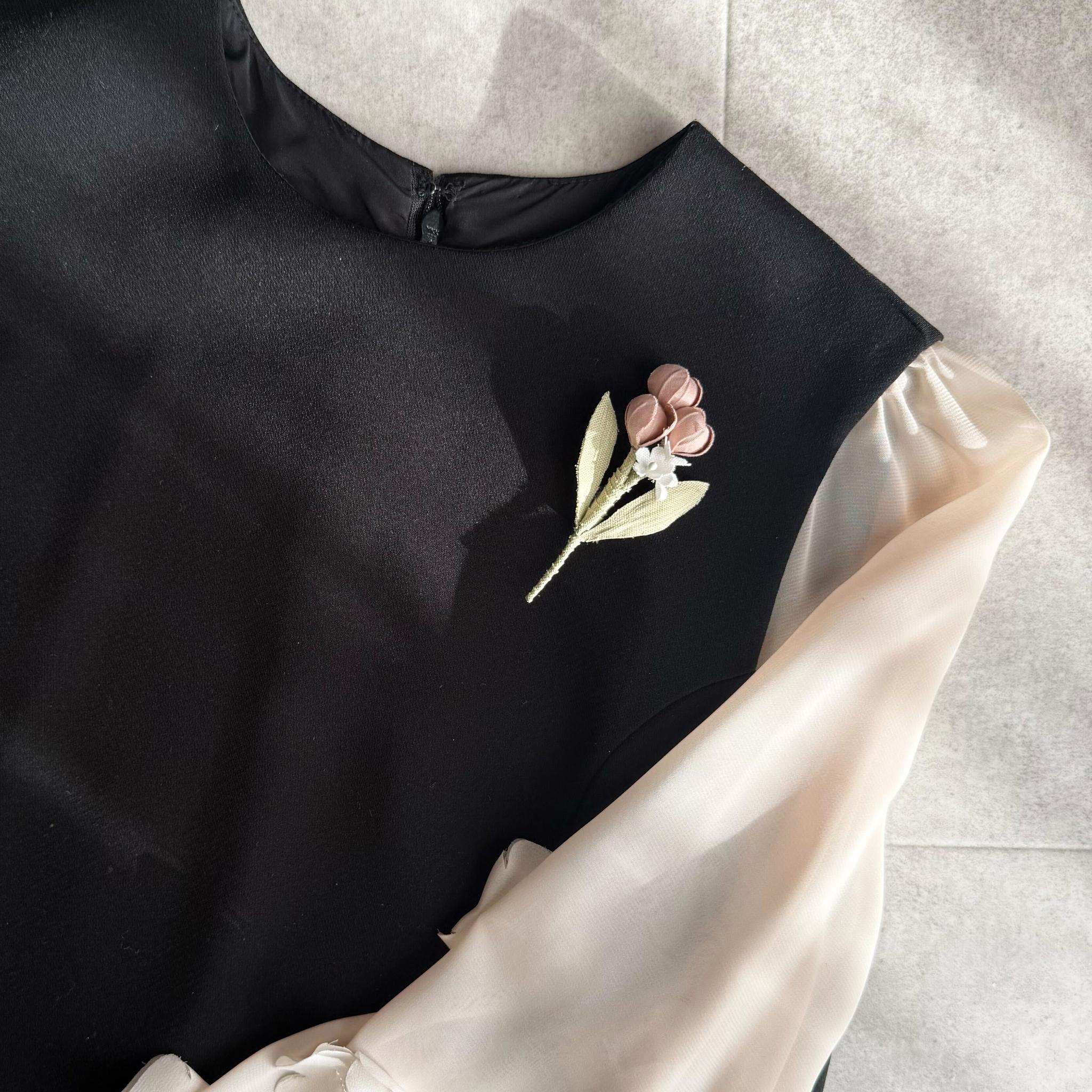 ピンクチューリップの花束| 布花ブローチ　小ぶりでシンプルなコサージュ　ナチュラル　フォーマル　卒業式　入学式　誕生花1枚目の画像